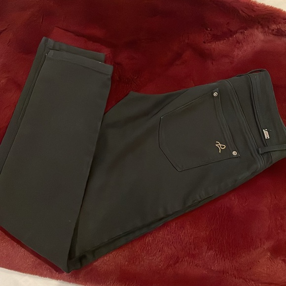 DL1961 Emma Legging Jeans in Riker Wash Black Size 28 - Picture 4 of 8